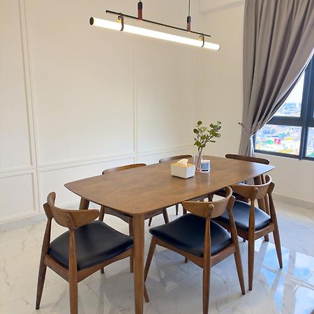 Troika Kota Bharu Penthouse Homestay ภายนอก รูปภาพ