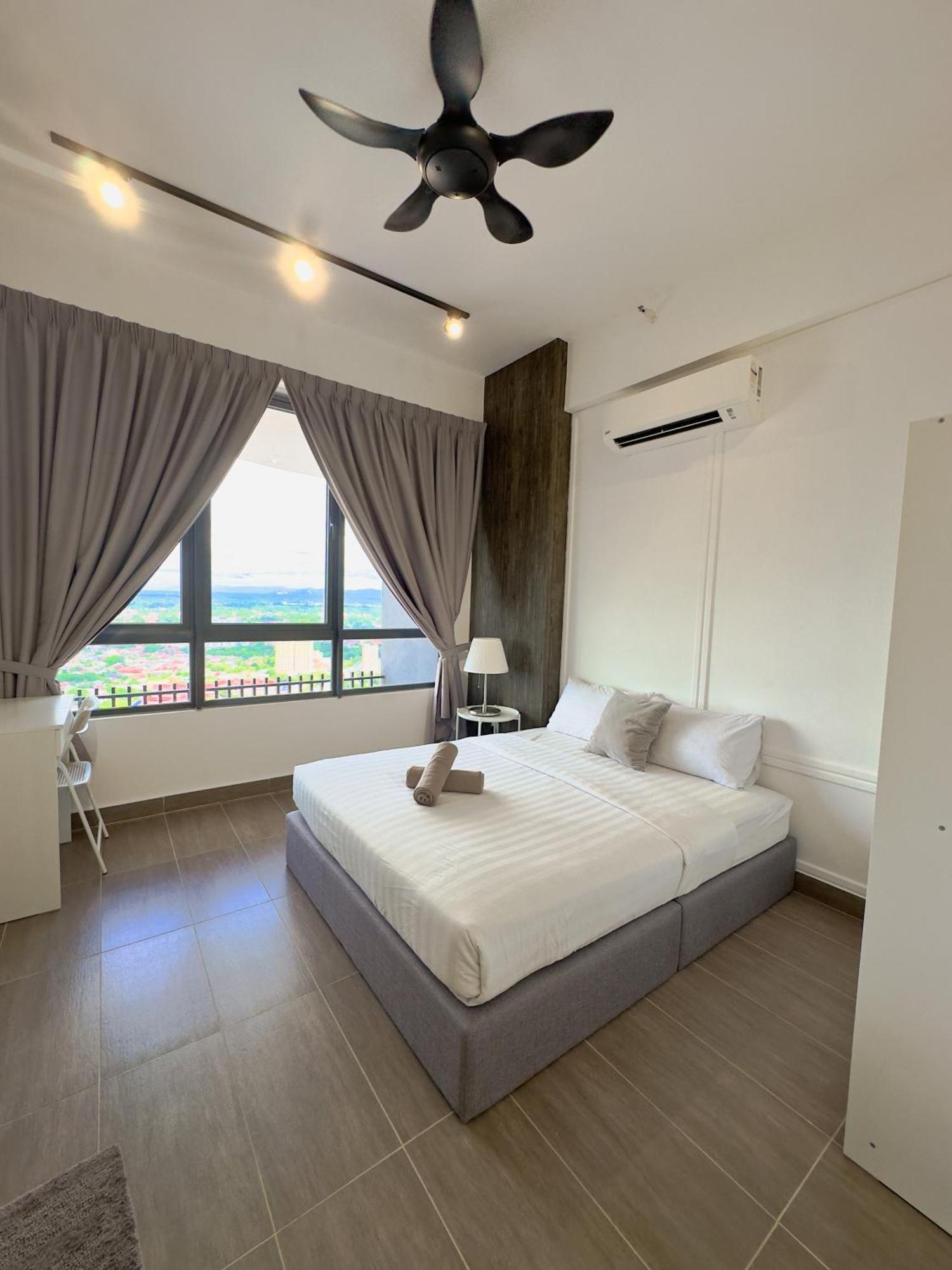 Troika Kota Bharu Penthouse Homestay ภายนอก รูปภาพ