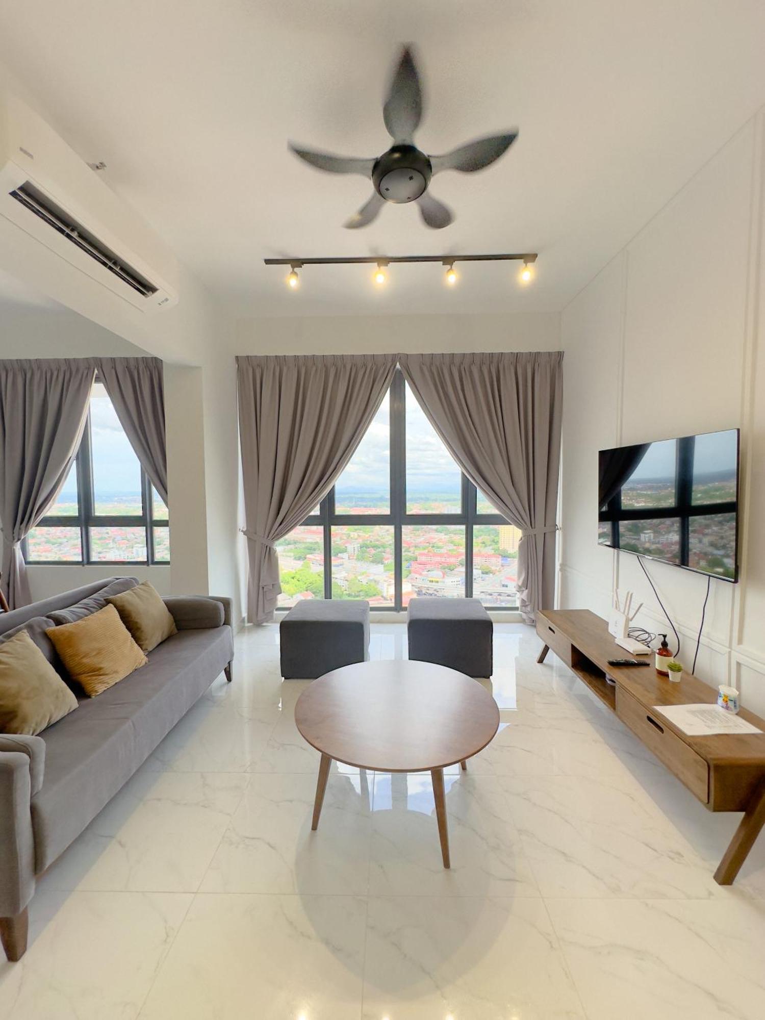 Troika Kota Bharu Penthouse Homestay ภายนอก รูปภาพ