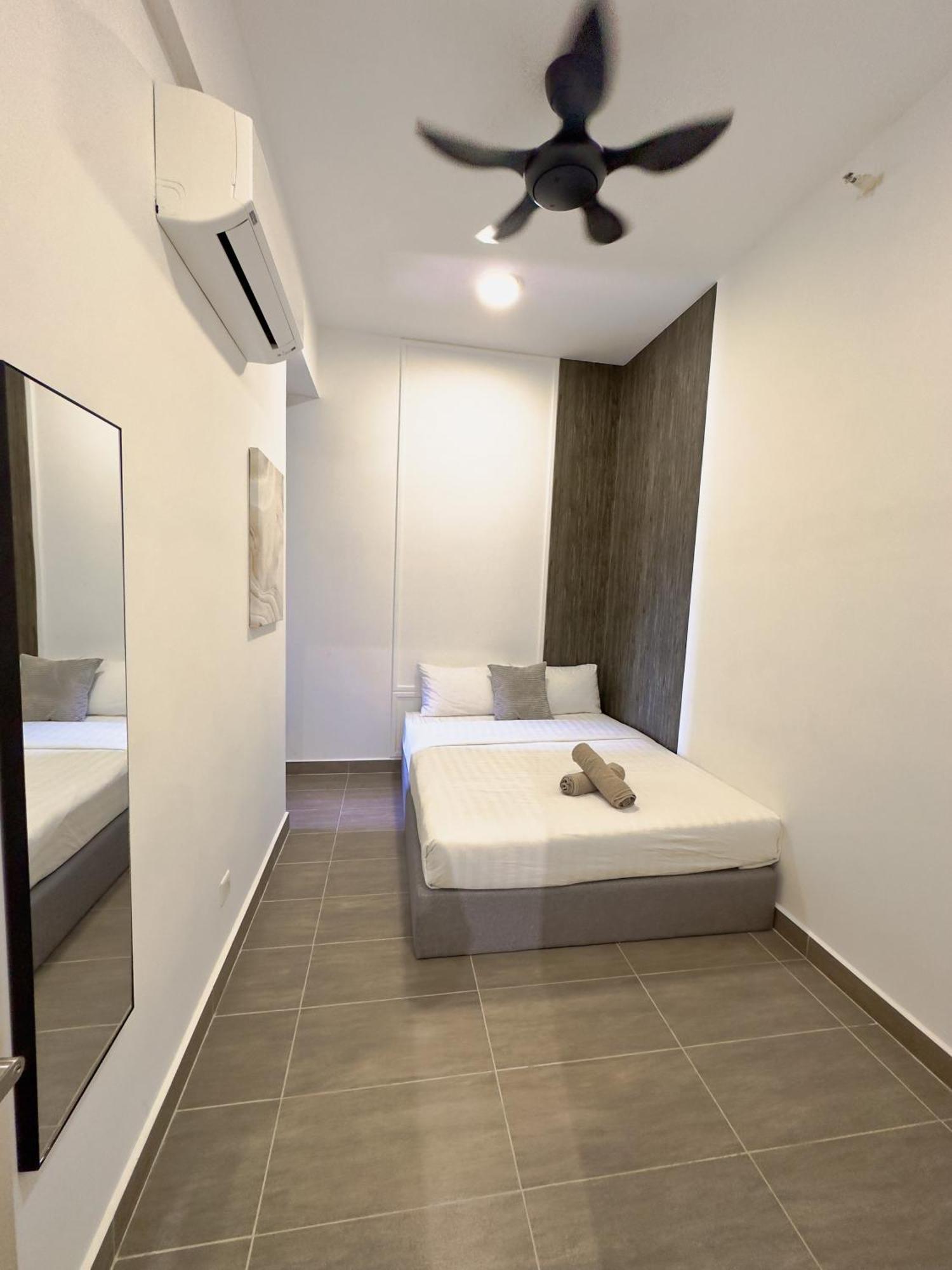 Troika Kota Bharu Penthouse Homestay ภายนอก รูปภาพ