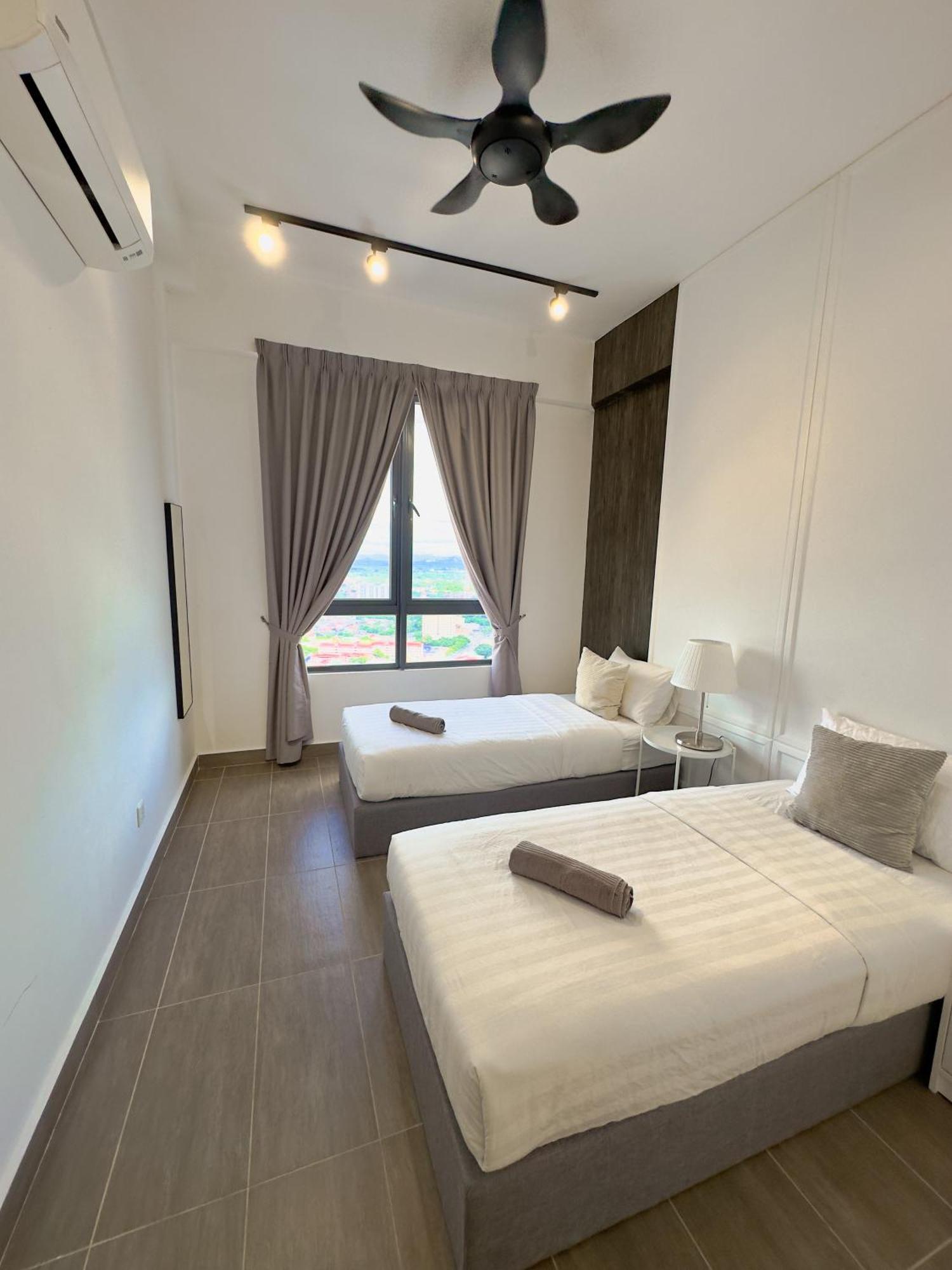 Troika Kota Bharu Penthouse Homestay ภายนอก รูปภาพ